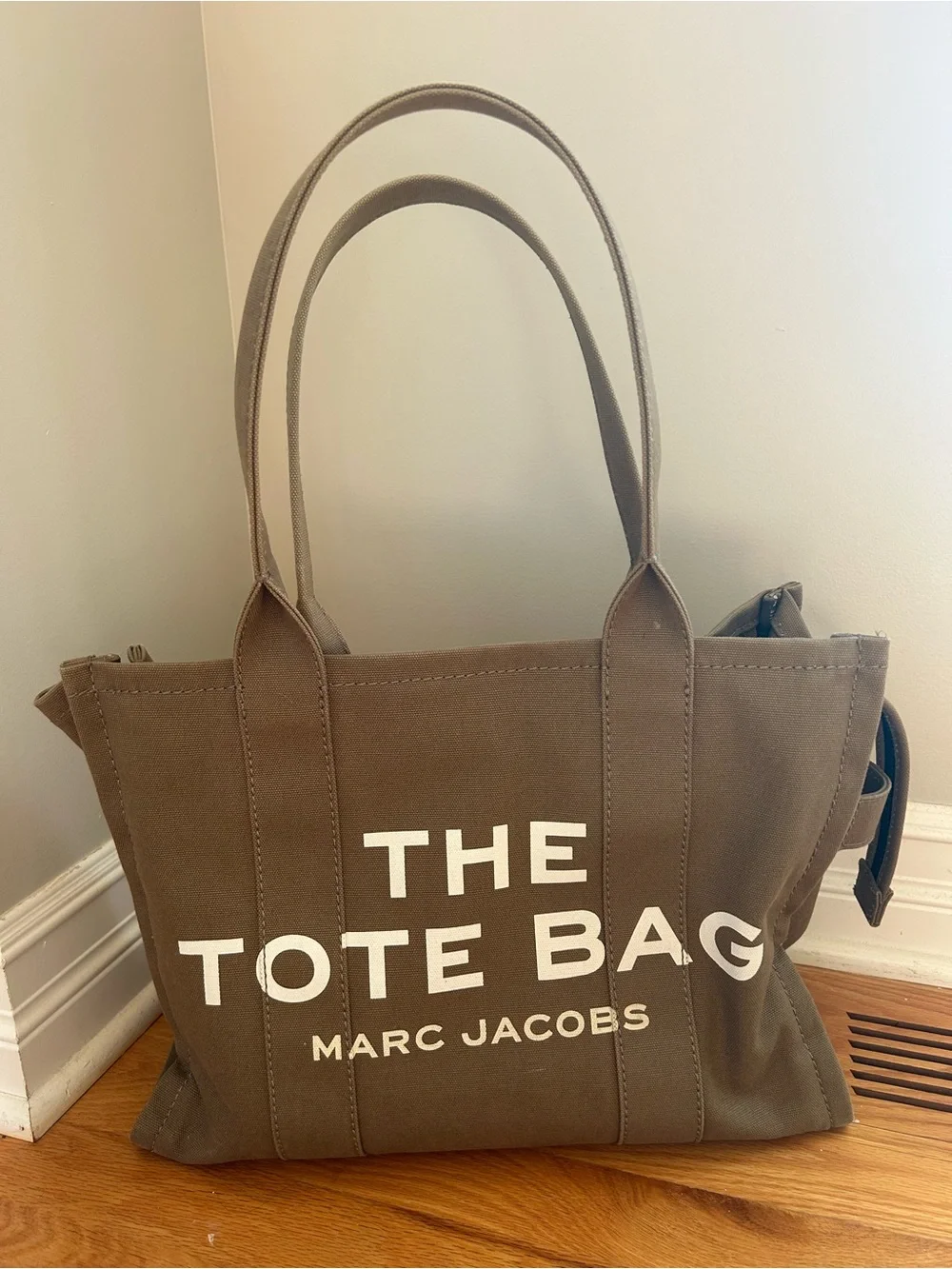Marc Jacobs THE TOTE BAG